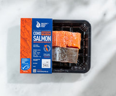 شرائح سمك السلمون الكوهو المجمدة بالجلد والعظم 